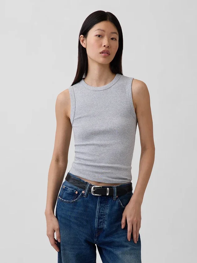 Camiseta sin mangas moderna de cuello redondo