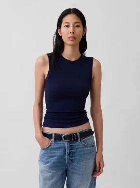 Camiseta sin mangas moderna de cuello redondo
