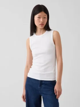 Camiseta sin mangas moderna de cuello redondo