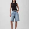 Camiseta sin mangas moderna de cuello redondo