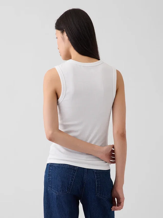 Camiseta sin mangas moderna de cuello redondo