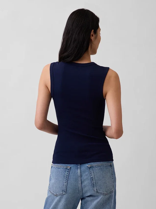Camiseta sin mangas moderna de cuello redondo