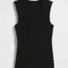 Camiseta sin mangas moderna de cuello redondo