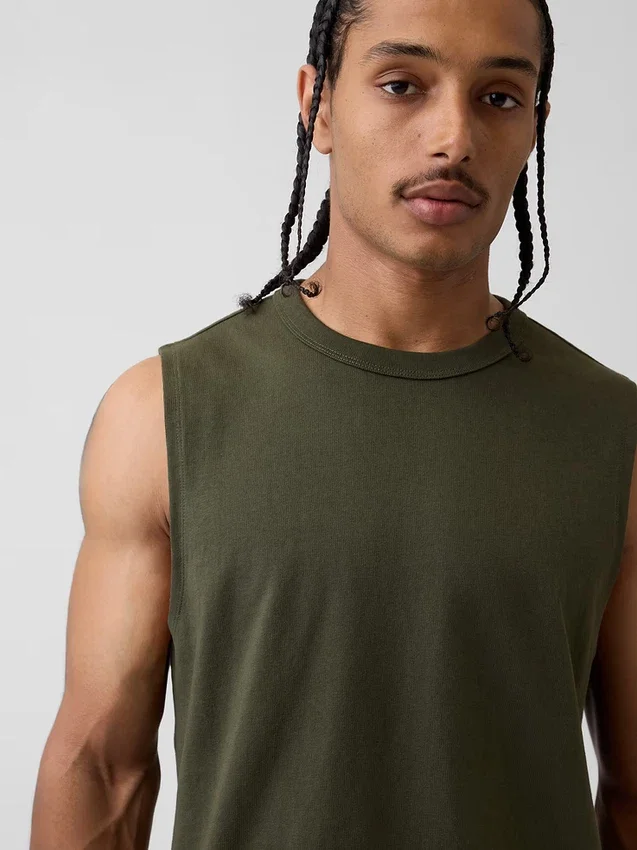 Camiseta sin mangas tipo «muscle»