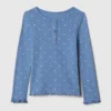Camiseta tipo Henley de punto calado para bebés y niños pequeños