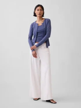 Cardigan moderno de cuello redondo