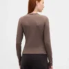 Cardigan moderno de cuello redondo