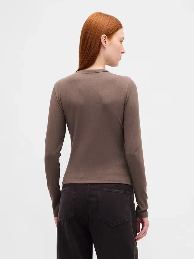 Cardigan moderno de cuello redondo