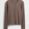 Cardigan moderno de cuello redondo