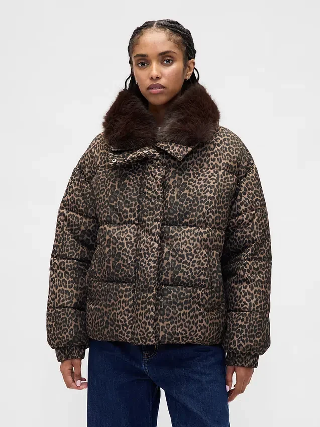 Chaqueta acolchada con ribete de piel sintética