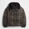 Chaqueta acolchada con ribete de piel sintética