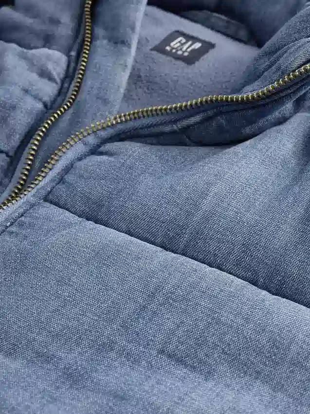 Chaqueta acolchada de mezclilla con forro abrigado para niños