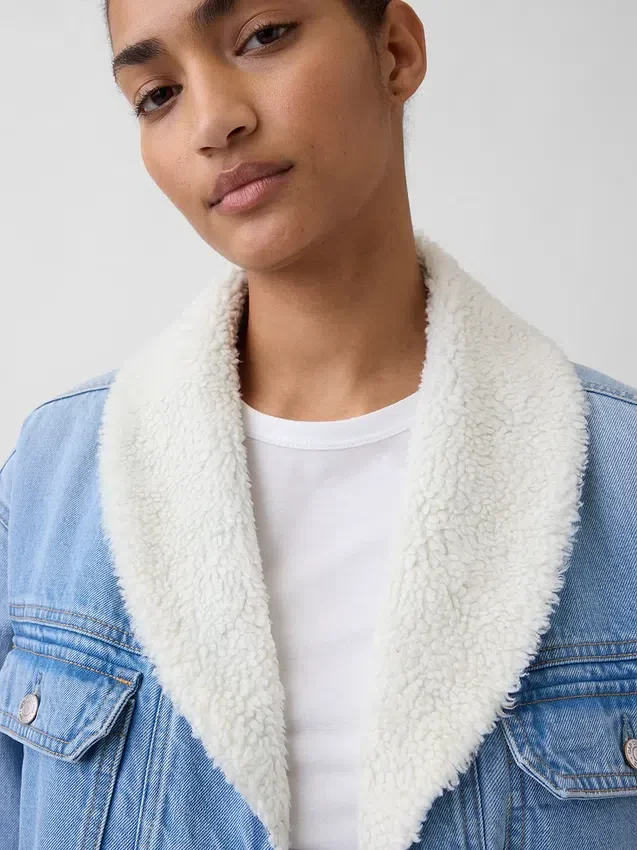 Chaqueta de mezclilla con cuello chal y forro de sherpa