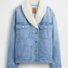 Chaqueta de mezclilla con cuello chal y forro de sherpa