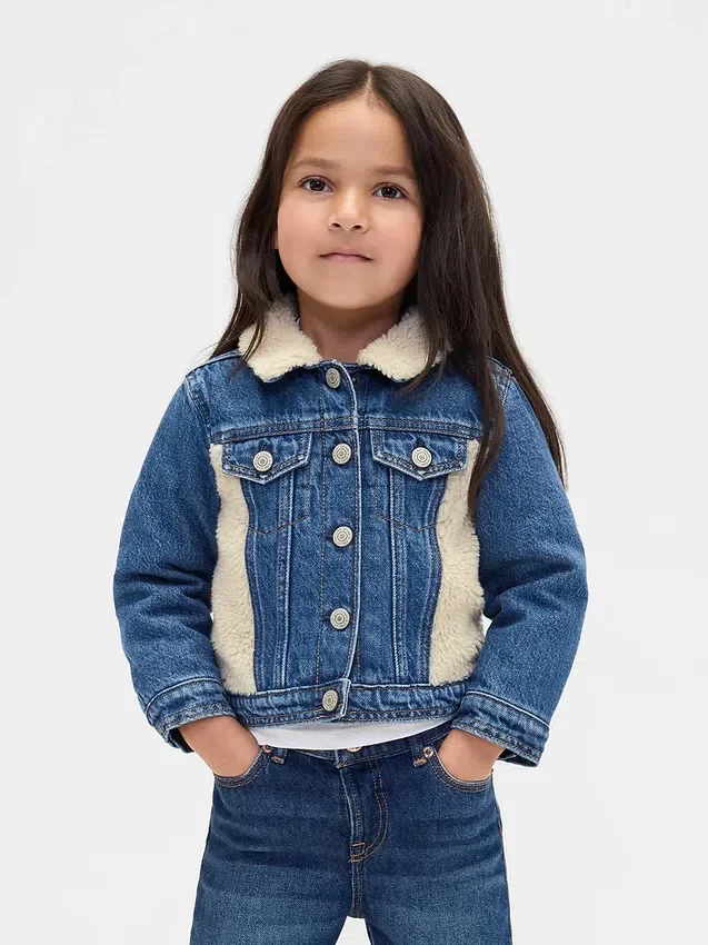 Chaqueta de mezclilla con detalles de sherpa para bebés y niños