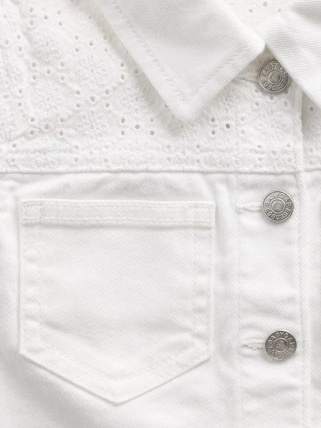 Chaqueta de mezclilla con ojales para bebés y niños