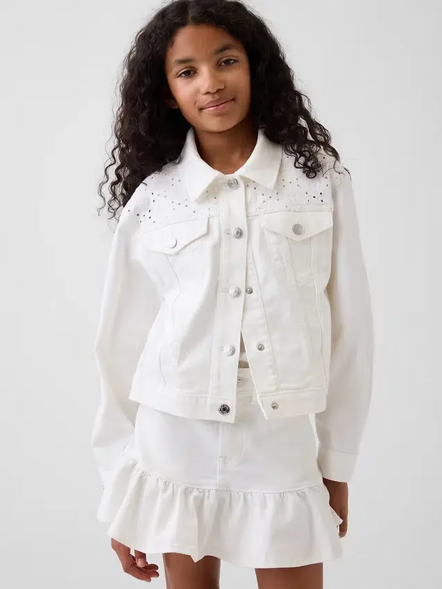 Chaqueta de mezclilla con ojales para niños