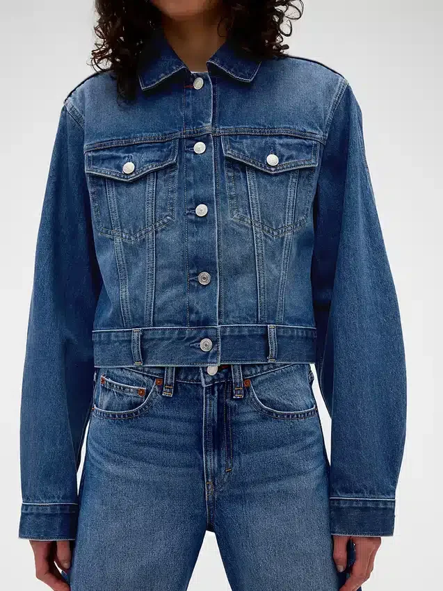 Chaqueta de mezclilla corta y holgada GAP × Victoria Beckham