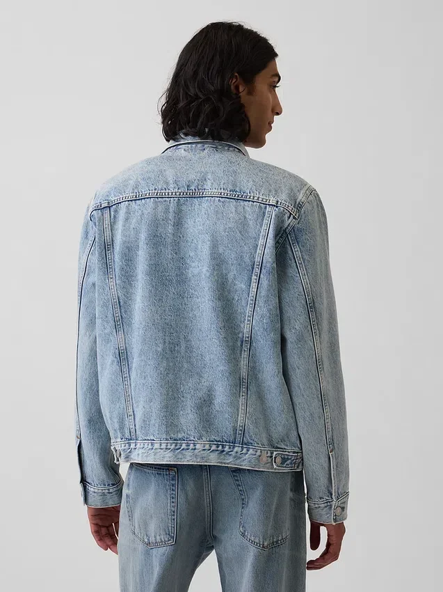 Chaqueta de mezclilla icónica clásica