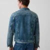 Chaqueta de mezclilla icónica clásica