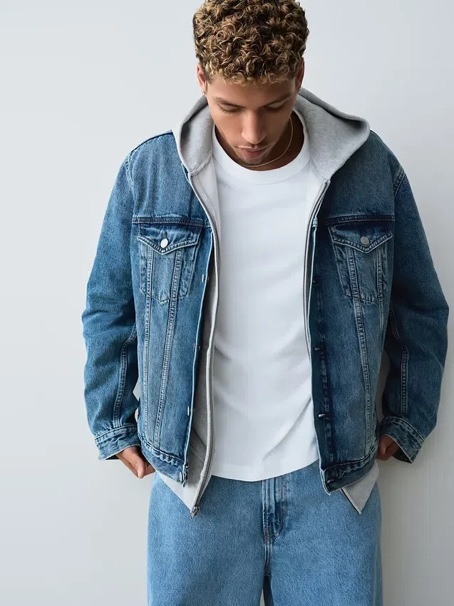 Chaqueta de mezclilla icónica clásica