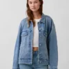 Chaqueta de mezclilla icónica de corte oversize