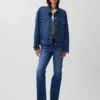 Chaqueta de mezclilla icónica de corte oversize