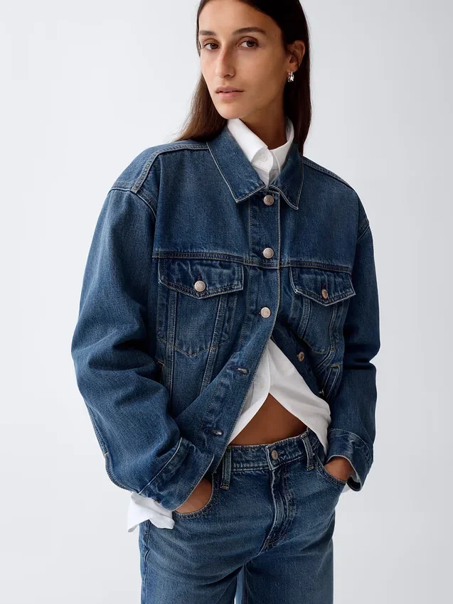 Chaqueta de mezclilla icónica de corte oversize