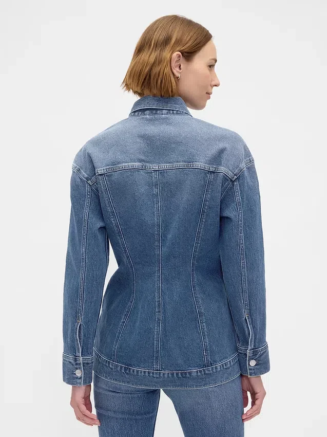 Chaqueta de mezclilla larga y entallada