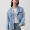 Chaqueta de mezclilla oversize con cuello chal