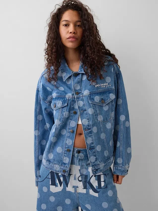 Chaqueta de mezclilla oversize con estampado de lunares Icon de GAP × Awake NY