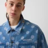Chaqueta de mezclilla oversize con estampado de lunares Icon de GAP × Awake NY