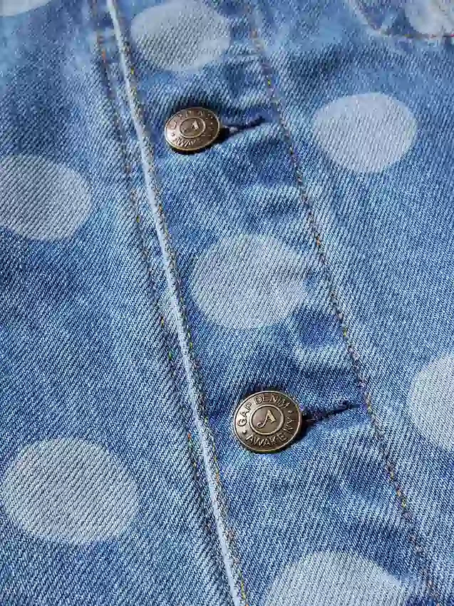 Chaqueta de mezclilla oversize con estampado de lunares Icon de GAP × Awake NY