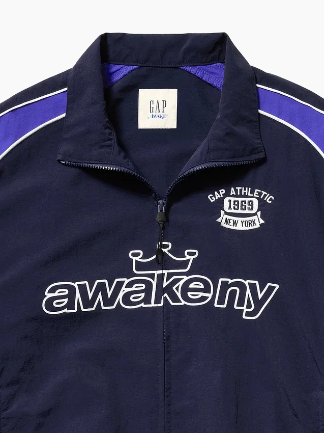 Chaqueta deportiva oversize reciclada GAP × Awake Ny