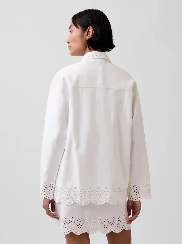 Chaqueta tipo camisa holgada con dobladillo de ojales