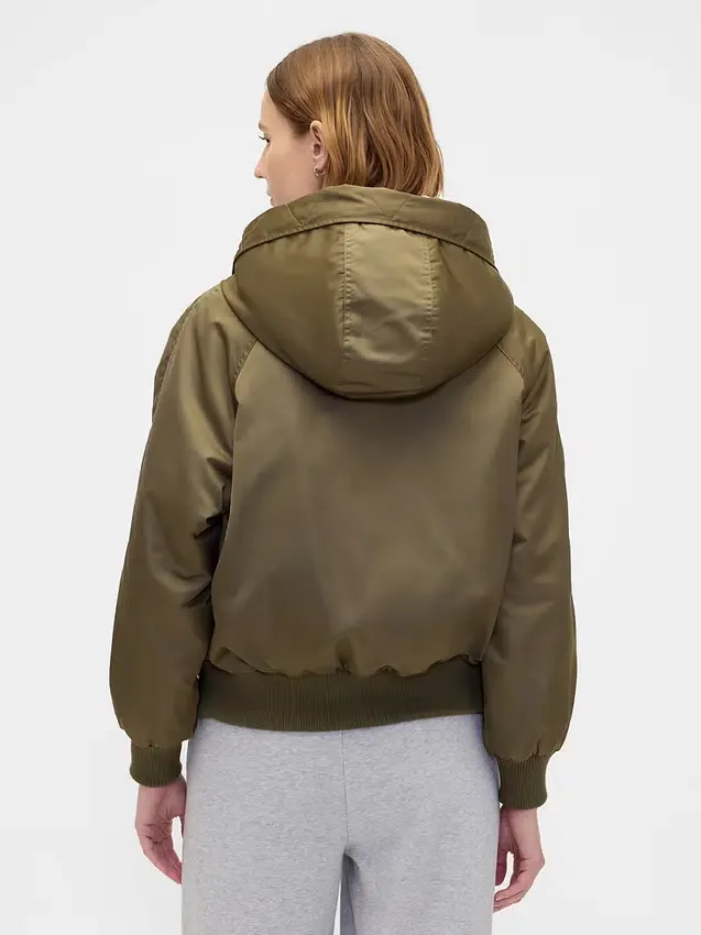 Chaqueta utilitaria con capucha y forro de piel sintética