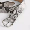 Cinturón de cuero con estampado de serpiente