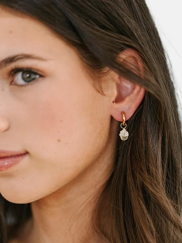 Colgante de fiesta de cumpleaños de Pierced Co para aretes tipo huggie