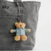 Colgante para bolso con chaqueta de mezclilla de Brannan Bear