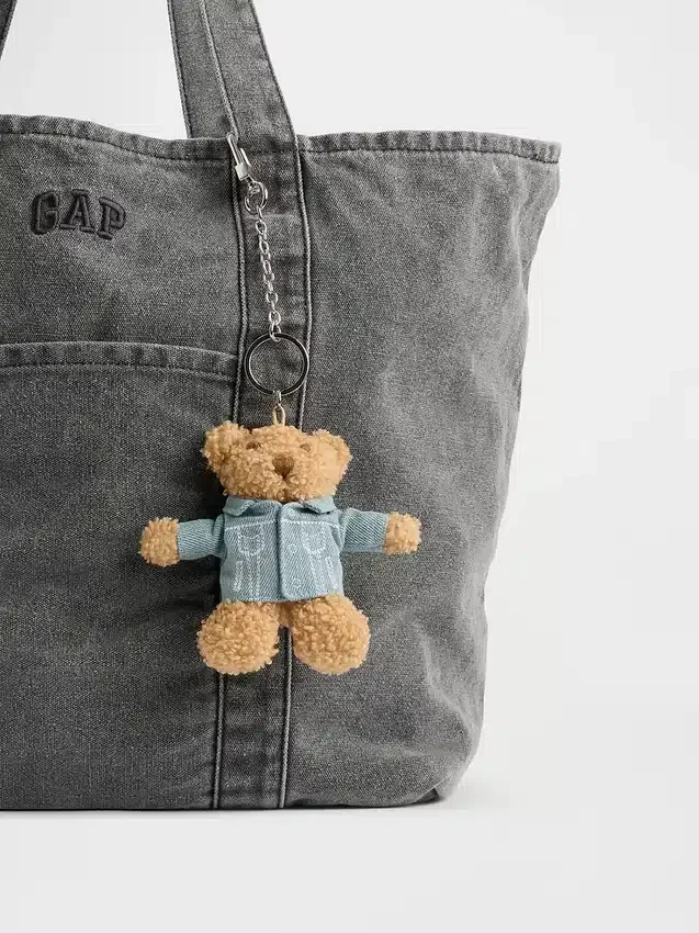 Colgante para bolso con chaqueta de mezclilla de Brannan Bear