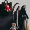 Colgante para bolso con diseño de sudadera Brannan Bear