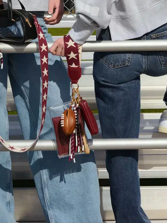 Colgante para bolso de fútbol americano de Shiraleah