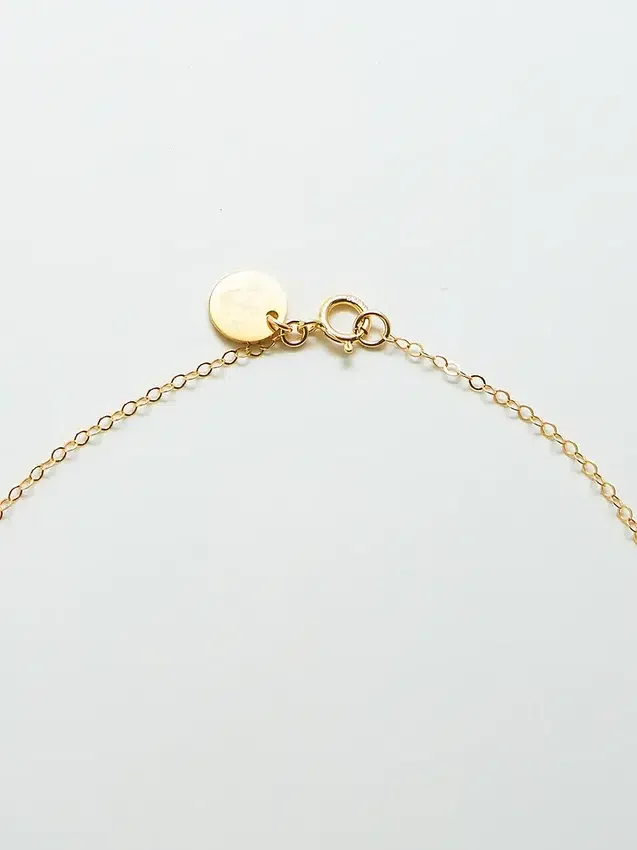 Collar de luna creciente dorado de Admiral Row