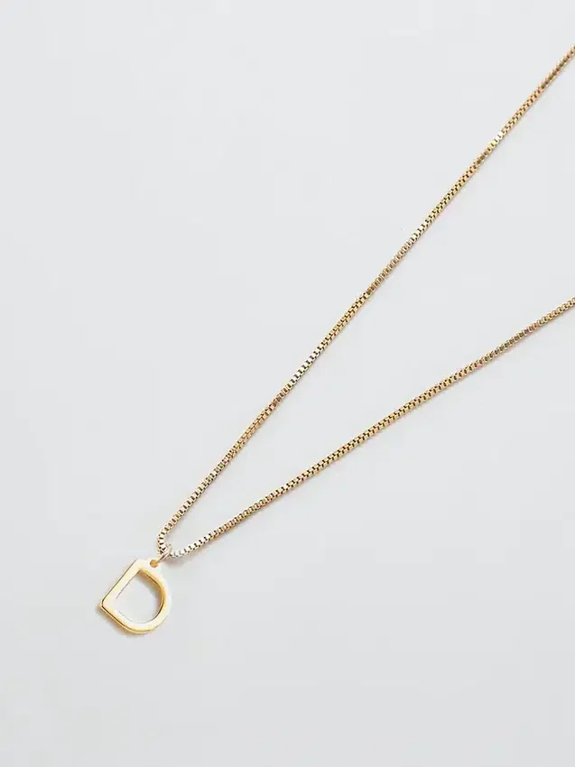 Collar delicado con iniciales de Admiral Row