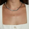 Collar tipo tenis con corazón en forma de baguette