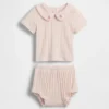 Conjunto bordado de punto calado para bebés