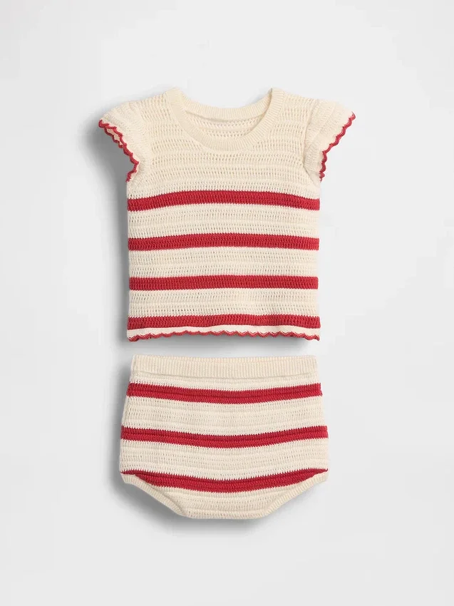 Conjunto de bebé con rayas de ganchillo