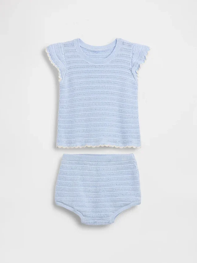 Conjunto de bebé con rayas de ganchillo