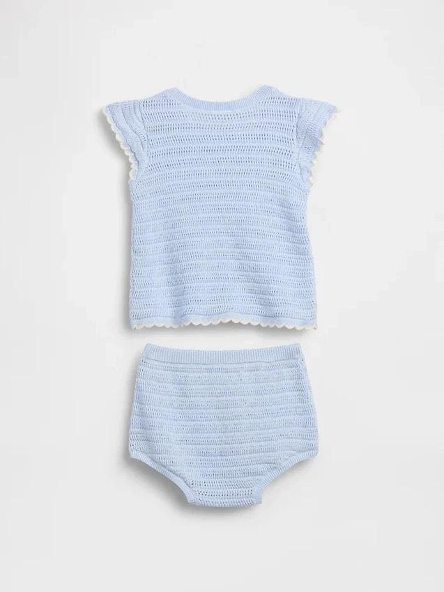 Conjunto de bebé con rayas de ganchillo
