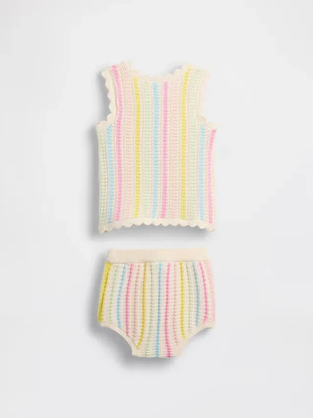 Conjunto de camiseta sin mangas y shorts a rayas de ganchillo para bebé